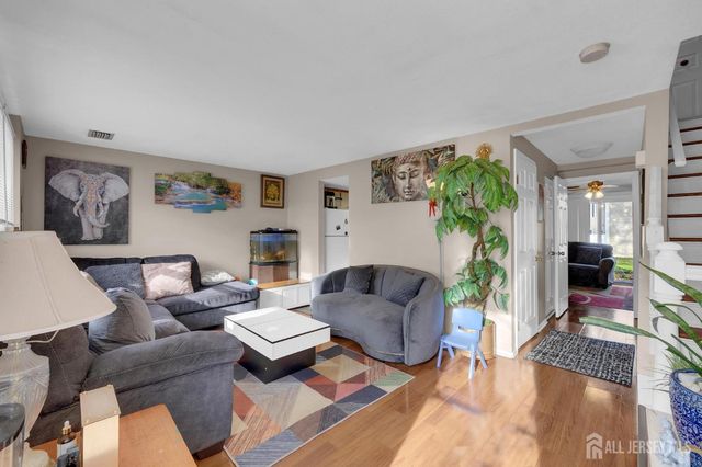 89 Doe Court, South Brunswick, NJ 08852