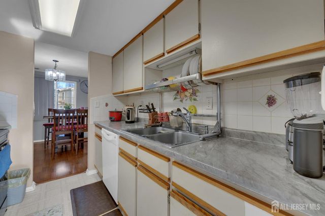 89 Doe Court, South Brunswick, NJ 08852