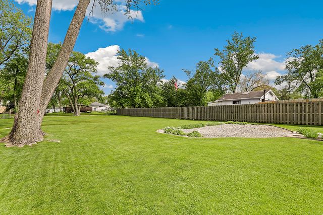 15715 Lavergne Avenue, Oak Forest, IL 60452