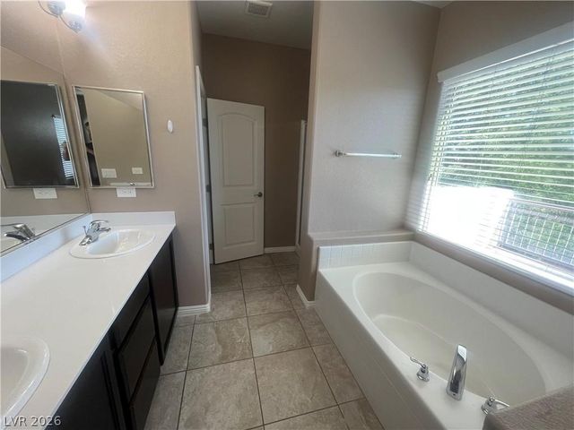 8461 Blacktip Avenue, Las Vegas, NV 89117