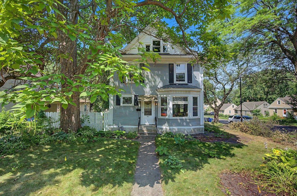 987 Earl Street, Saint Paul, MN 55106 — exterior
