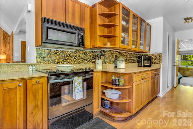 5 Fairway Drive, Arden, NC 28704