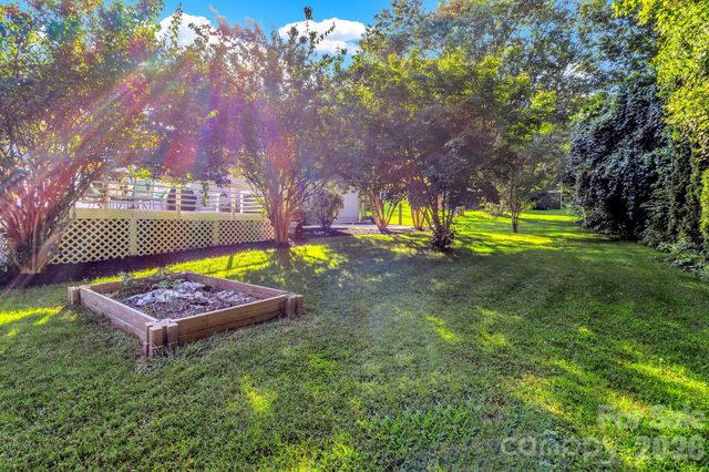 5 Fairway Drive, Arden, NC 28704