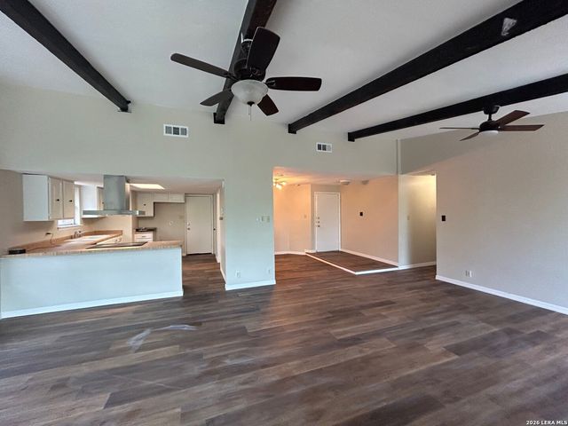 6510 RIDGE CREEK DR, San Antonio, TX 78233