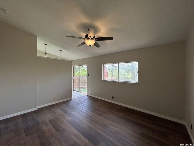 6510 RIDGE CREEK DR, San Antonio, TX 78233