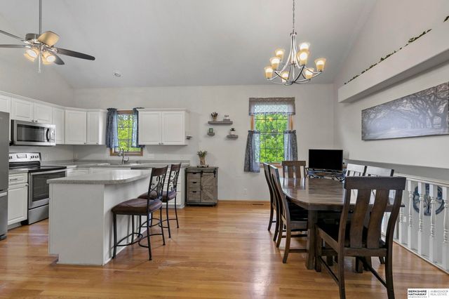 6120 Cheney Ridge Circle, Lincoln, NE 68516