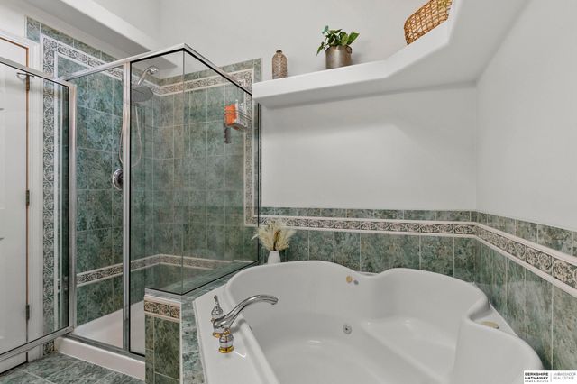 6120 Cheney Ridge Circle, Lincoln, NE 68516