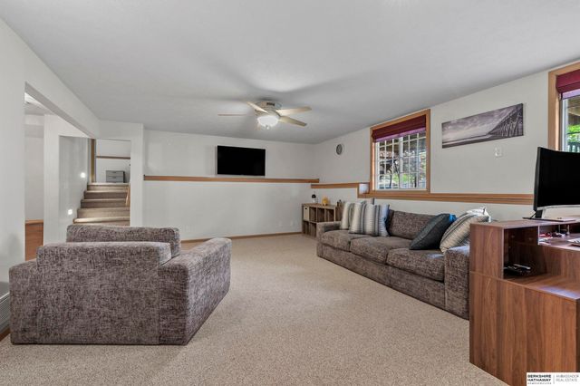 6120 Cheney Ridge Circle, Lincoln, NE 68516