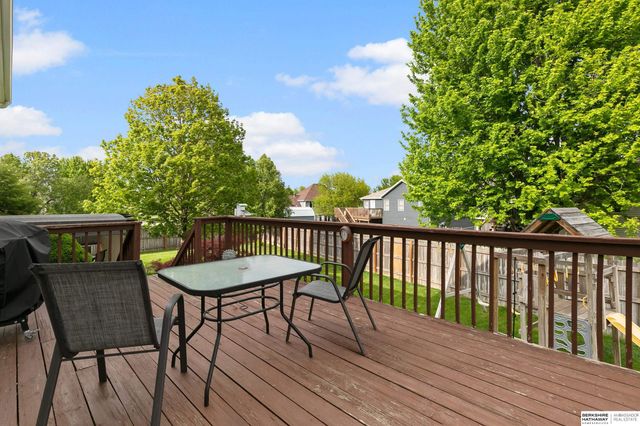6120 Cheney Ridge Circle, Lincoln, NE 68516