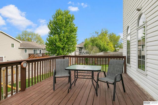 6120 Cheney Ridge Circle, Lincoln, NE 68516