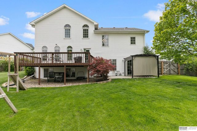 6120 Cheney Ridge Circle, Lincoln, NE 68516