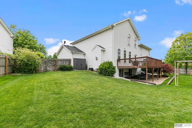 6120 Cheney Ridge Circle, Lincoln, NE 68516