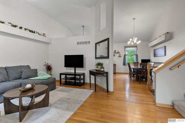 6120 Cheney Ridge Circle, Lincoln, NE 68516