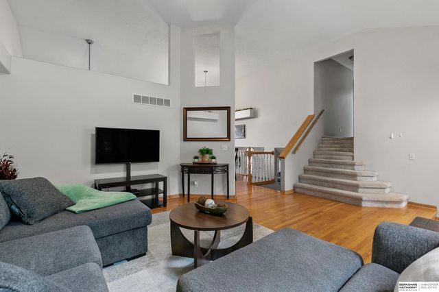 6120 Cheney Ridge Circle, Lincoln, NE 68516