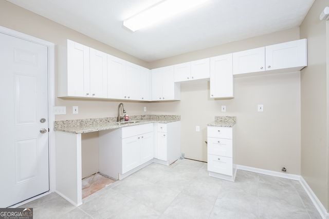 5722 Phillips Drive, Morrow, GA 30260