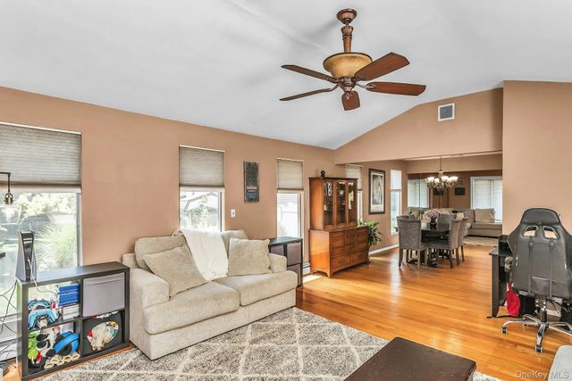 58 Crescent Place, Smithtown, NY 11787
