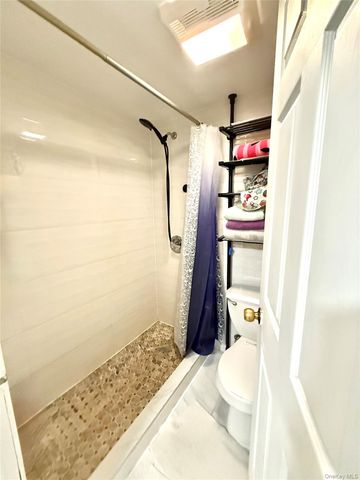 13-03 A 128th St, College Point, NY 11356
