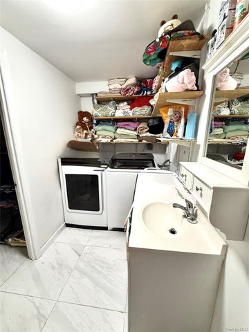 13-03 A 128th St, College Point, NY 11356