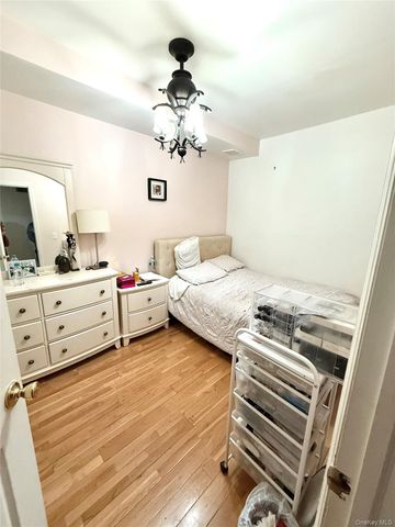 13-03 A 128th St, College Point, NY 11356