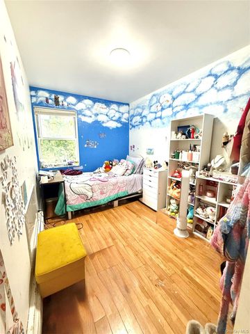 13-03 A 128th St, College Point, NY 11356