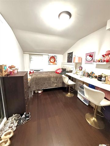 13-03 A 128th St, College Point, NY 11356