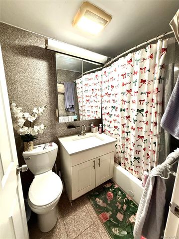 13-03 A 128th St, College Point, NY 11356