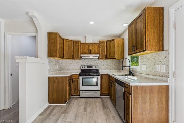4709 Chaucer Drive, Greensboro, NC 27407