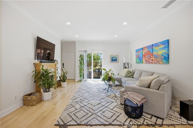 2142 Washington, Torrance, CA 90501