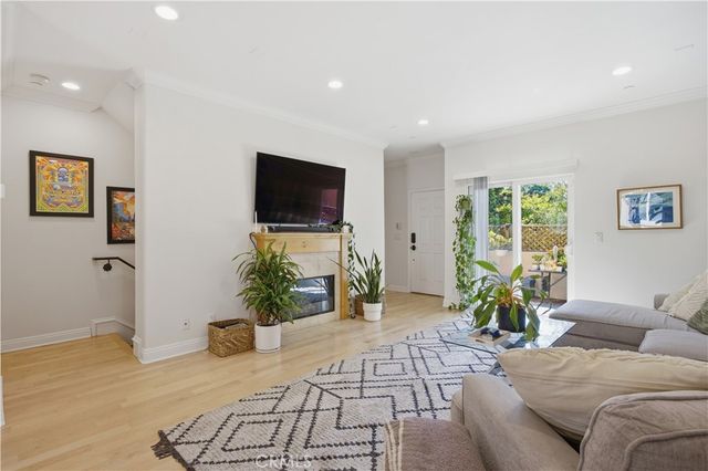 2142 Washington, Torrance, CA 90501