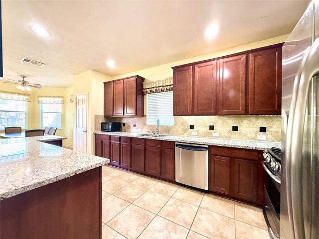 2814 Ridgeglen Lane, Houston, TX 77082