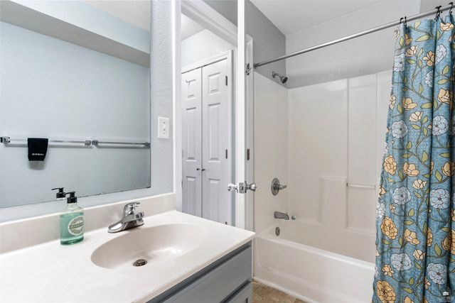 1312 Newfoundland Drive, Manhattan, KS 66503