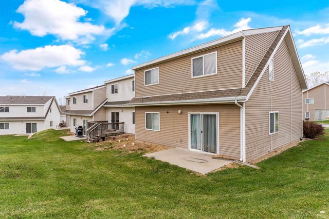 1312 Newfoundland Drive, Manhattan, KS 66503