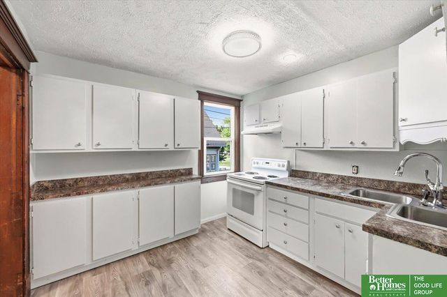 1512 N 40 Street, Omaha, NE 68111