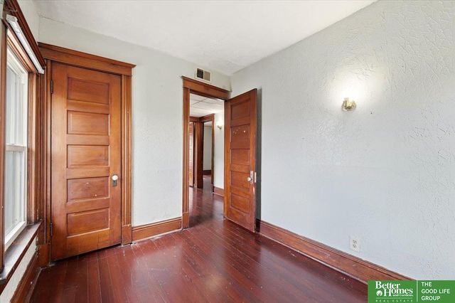 1512 N 40 Street, Omaha, NE 68111