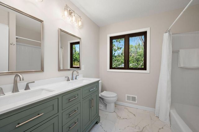 12070 Meadowlark Court, Maple Grove, MN 55369