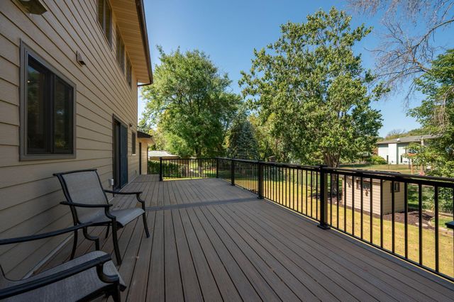 12070 Meadowlark Court, Maple Grove, MN 55369