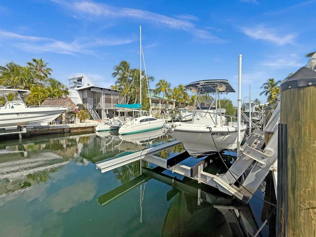 28 Center Lane, Key Largo, FL 33037