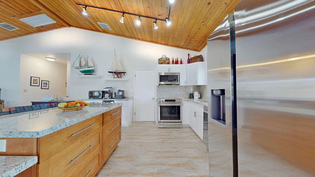 28 Center Lane, Key Largo, FL 33037