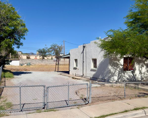 714 N San Pedro Street, Las Cruces, NM 88001