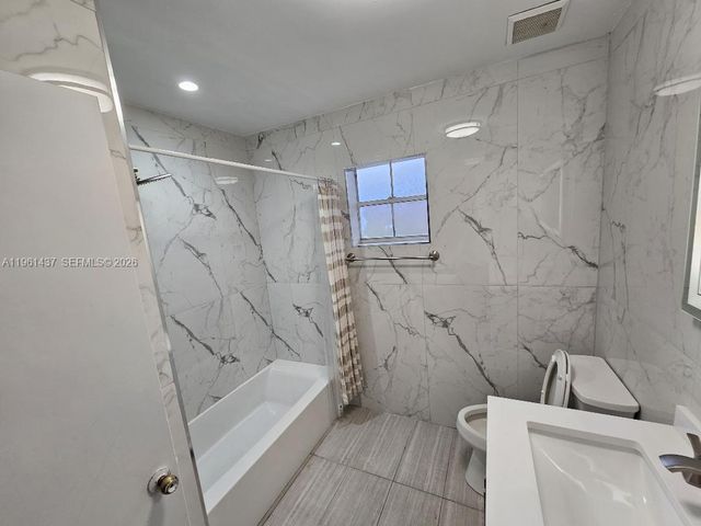 5753 NW 98th Ave, Doral, FL 33178