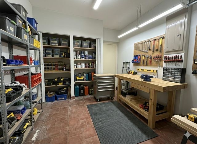 5753 NW 98th Ave, Doral, FL 33178