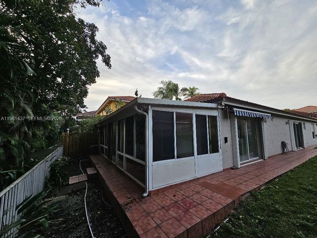 5753 NW 98th Ave, Doral, FL 33178