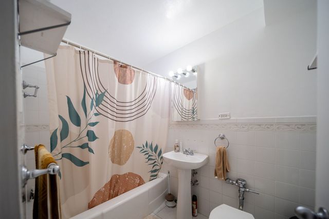 6030 N Sheridan Road 2011, Chicago, IL 60660