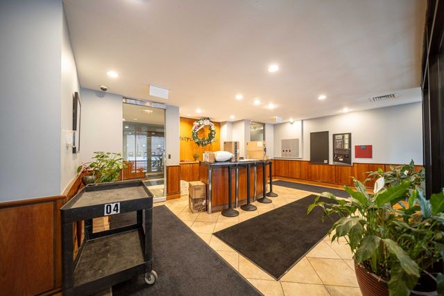 6030 N Sheridan Road 2011, Chicago, IL 60660