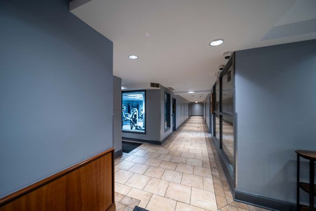 6030 N Sheridan Road 2011, Chicago, IL 60660