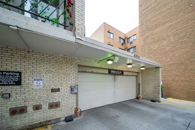 6030 N Sheridan Road 2011, Chicago, IL 60660