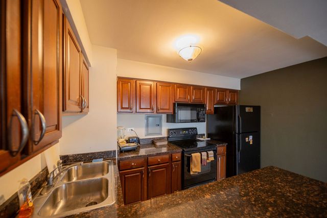 6030 N Sheridan Road 2011, Chicago, IL 60660