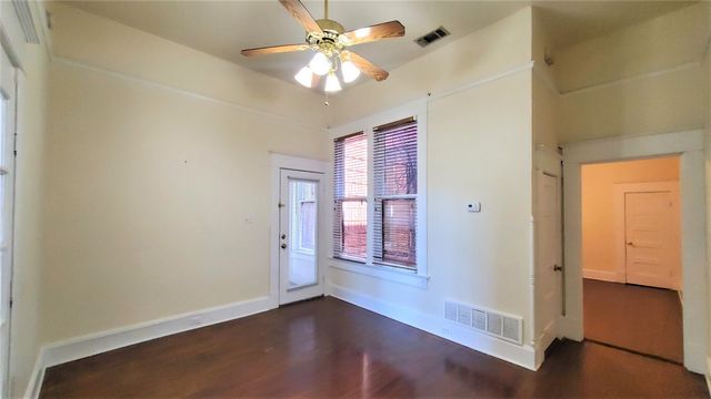 109 NW 20th Street 201, Fort Worth, TX 76164