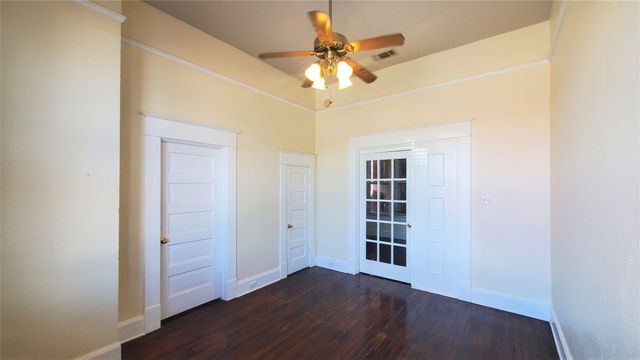 109 NW 20th Street 201, Fort Worth, TX 76164