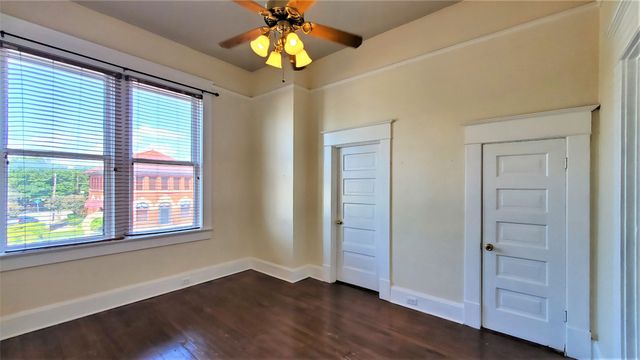 109 NW 20th Street 201, Fort Worth, TX 76164